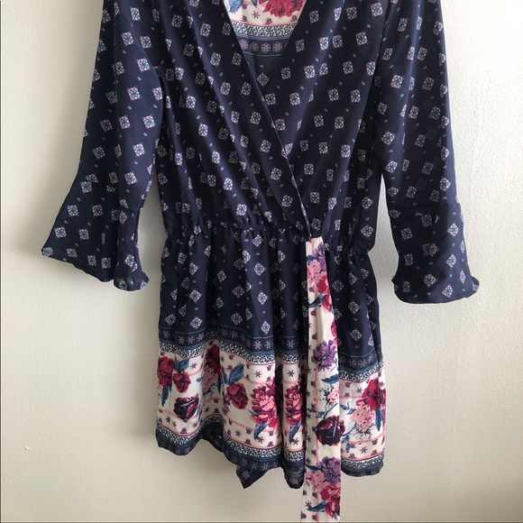 Patterned Romper - Picture 2 of 4